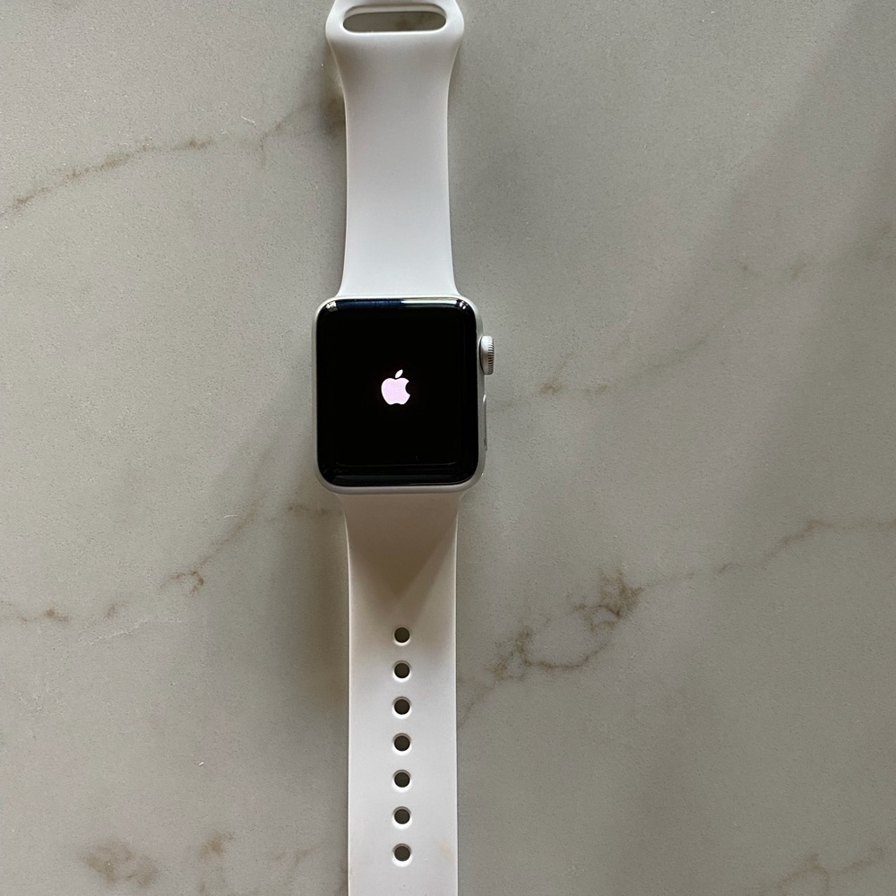 Apple Watch Series 2 38mm Aluminum Case with With White Sport Band